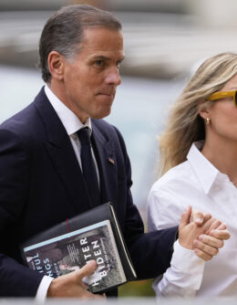 Hunter Biden, left, arrives to federal court with his wife, Melissa Cohen Biden, Thursday, June 6, 2024, in Wilmington, Del. (AP Photo/Matt Slocum)